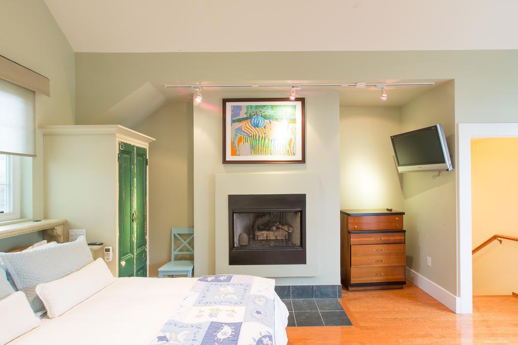 Deluxe Queen Room,322440799:JPEG
