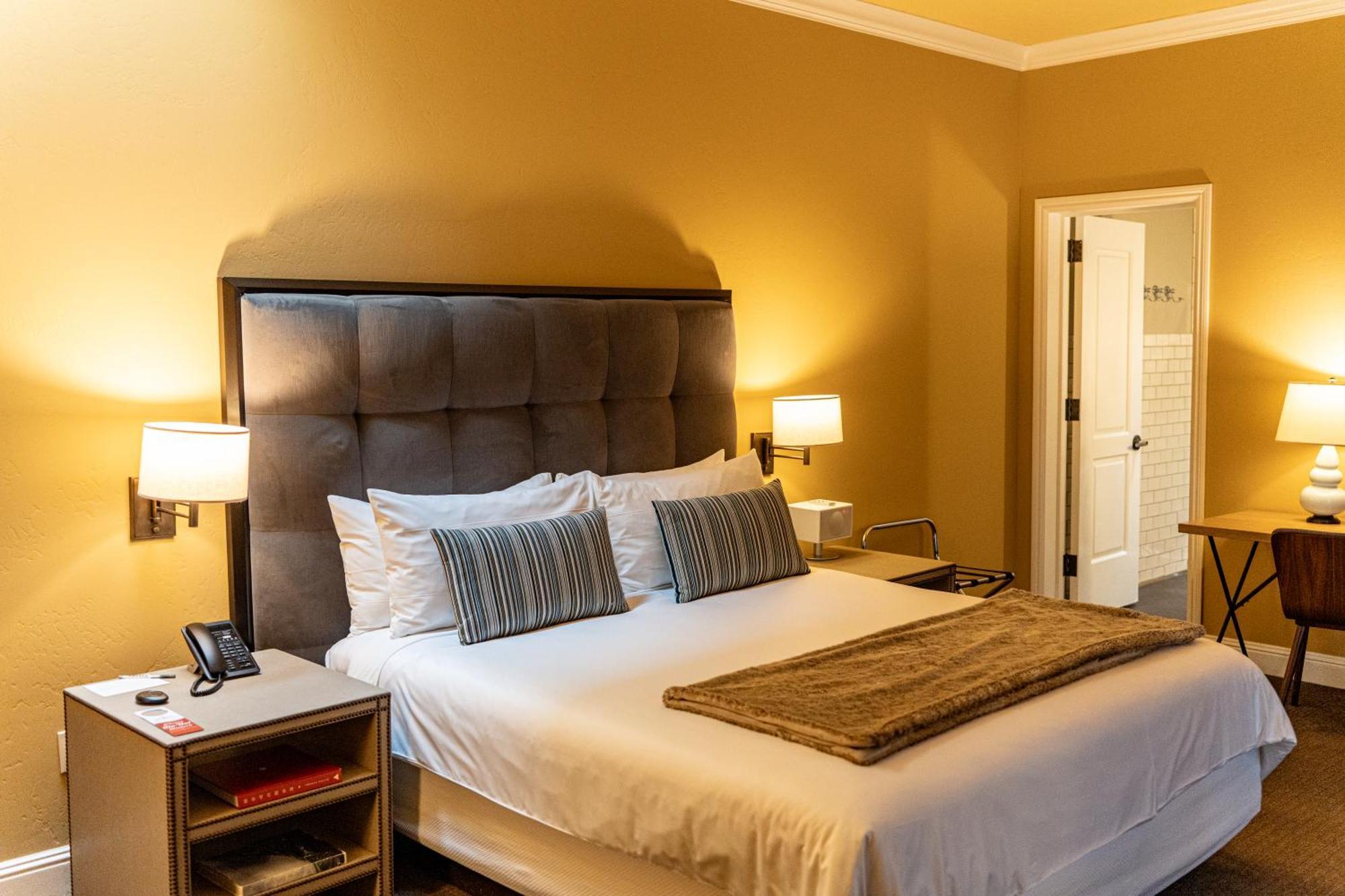 Premium King Room,1633006500:JPEG