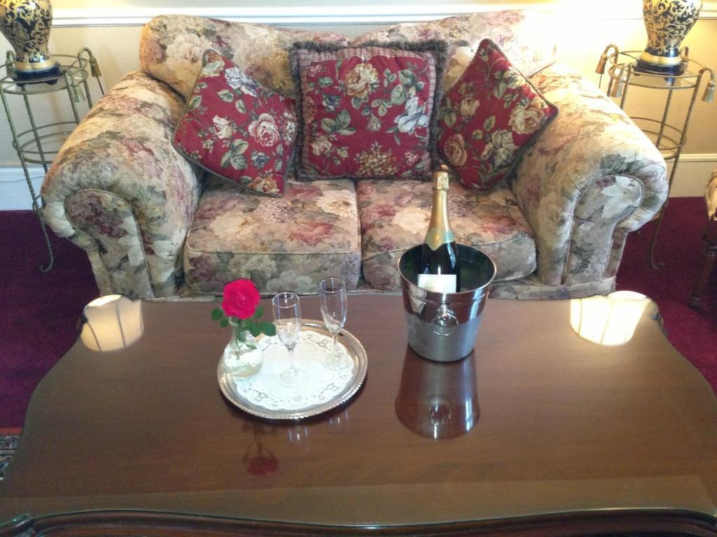 Queen Suite,57079714:JPEG